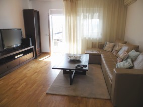 Apartment for rent 3 rooms Herastrau area, Bucharest 107 sqm