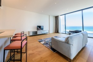 Apartament de vanzare 4 camere Mamaia Nord, vedere superba Marea Neagra, judetul Constanta