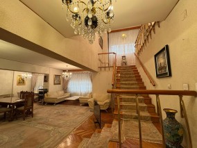 Apartament tip duplex de vanzare 6 camere zona Batistei, Bucuresti