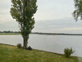 For sale bungalow type villa with frontage and pontoon to Snagov Lake