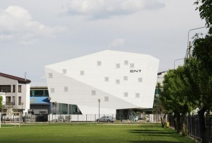 Office building for rent Mihai Bravu subway station, Bucharest