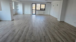 Spatii birouri de inchiriat in imobil boutique zona Ion Mihalache - metrou 1 Mai, Bucuresti