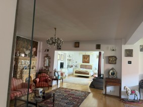Vila cu lift interior de vanzare 6 camere zona Drumul Sarii, Bucuresti 444 mp