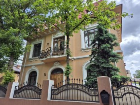 Vila de exceptie in zona Cotroceni &ndash; eleganta arhitecturala si pozitionare premium, Bucuresti