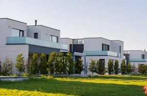 Vila de lux cu piscina privata, vedere la terenul de golf si facilitati exclusive de tip resort