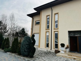 Vila de lux cu piscina semi-olimpica si teren generos de 3.500 mp, Corbeanca - langa Paradisul Verde, judetul Ilfov