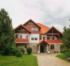 Vila de vanzare 7 camere pretabila activitati hoteliere Sinaia, judetul Prahova
