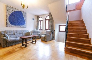 Vila de vanzare 7 camere pretabila activitati hoteliere Sinaia, judetul Prahova