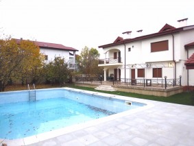 Villa for sale 8 rooms Baneasa area, Bucharest 646 sqm