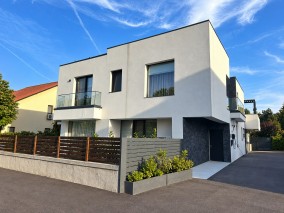 Vila eleganta tip duplex de vanzare, 4 camere cu piscina si finisaje premium in Corbeanca, judetul Ilfov