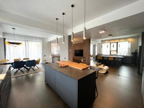 Vila eleganta tip duplex de vanzare, 4 camere cu piscina si finisaje premium in Corbeanca, judetul Ilfov