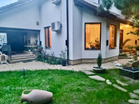 Vila spatioasa de vanzare 7 camere cu gradina amenajata si terasa spectaculoasa - Pipera, Bucuresti
