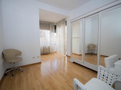 Apartment for sale 4 rooms Arcul de Triumf area, Bucharest 195 sqm
