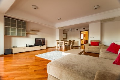 Apartament de inchiriat 2 camere zona Piata Romana, Bucuresti 105 mp