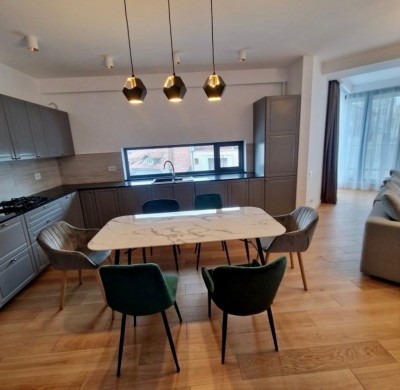 Apartament de inchiriat 4 camere zona Cismigiu, Bucuresti