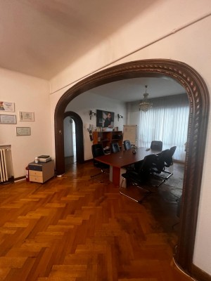 Apartment in villa for sale 4 rooms Aviatorilor area, Bucharest