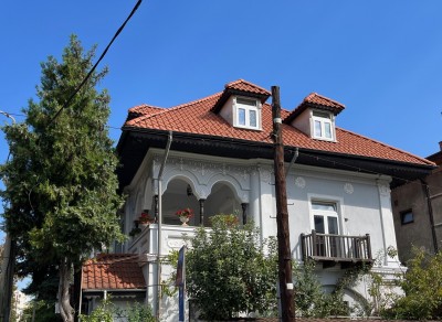 Special apartment in villa for sale 11 rooms Aviatorilor area, Bucharest