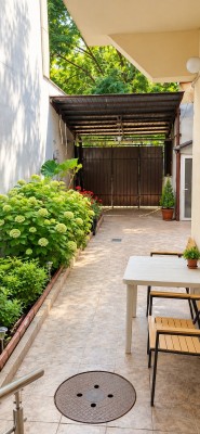 Casa de vanzare 3 camere cu spatiu comercial si curte zona Aviatiei, Bucuresti