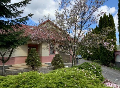 Domeniu multifamilial/ pensiune, localitatea Cornu, judetul Prahova