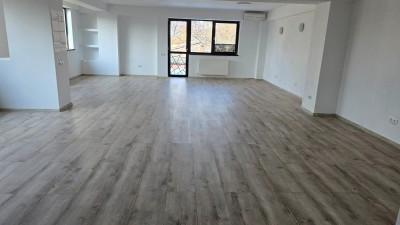 Spatii birouri de inchiriat in imobil boutique zona Ion Mihalache - metrou 1 Mai, Bucuresti