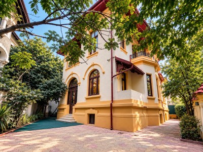Vila cu arhitectura deosebita de vanzare zona Mosilor - Bulevardul Carol, Bucuresti