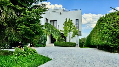 Vila cu arhitectura moderna de vanzare 6 camere zona Pipera - Iancu Nicolae, Bucuresti