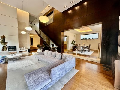 Villa with modern architecture for sale 6 rooms Pipera - Iancu Nicolae area, Bucharest