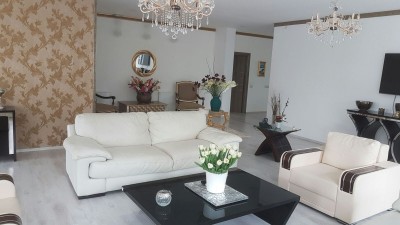 Villa for sale 4 rooms Ferme - Otopeni area, Bucuresti 400 sqm