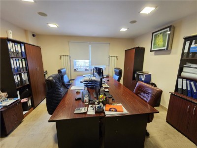 Villa for sale 5 rooms Unirii - Calea Calarasilor area, Bucharest 140 sqm