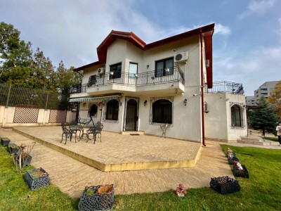 Vila de vanzare 8 camere zona Padurea Baneasa, Bucuresti