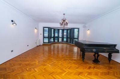 Villa for sale Cotroceni area, Bucharest 851.86 sqm
