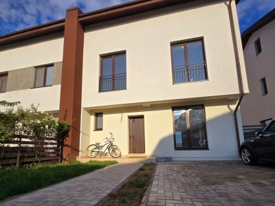 Vila tip duplex langa padure, 4 camere cu acces facil catre DN1, Corbeanca, judetul Ilfov