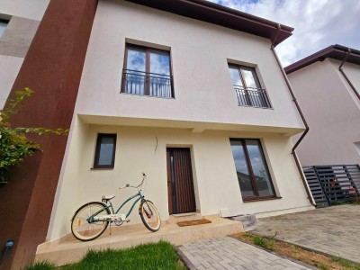 Vila tip duplex langa padure, 4 camere cu acces facil catre DN1, Corbeanca, judetul Ilfov