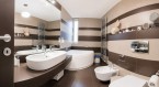 Apartament premium cu gradina privata 180 mp utili piscina zona Padurea Baneasa, Bucuresti
