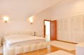 Vila individuala de inchiriat 5 camere renovata complet, zona Iancu Nicolae - Jolie Ville, Bucuresti