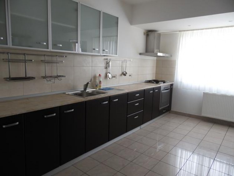 Apartament de inchiriat 4 camere zona Eminescu, Bucuresti