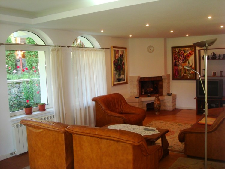 Vila de vanzare 6 camere locatie de exceptie Sinaia, judetul Prahova 713 mp