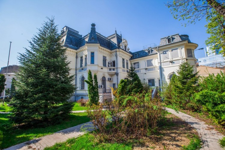 Property for sale 49 rooms Batistei-Intercontinental area, Bucharest 2500 sqm