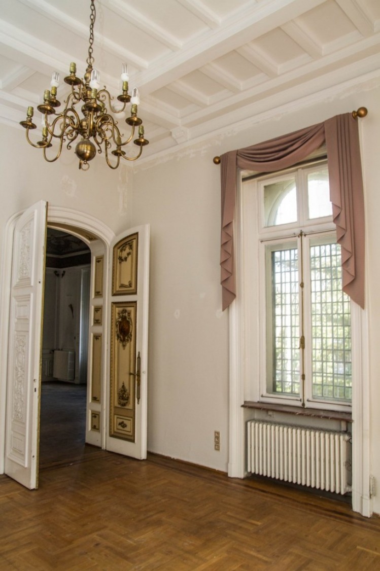 Property for sale 49 rooms Batistei-Intercontinental area, Bucharest 2500 sqm