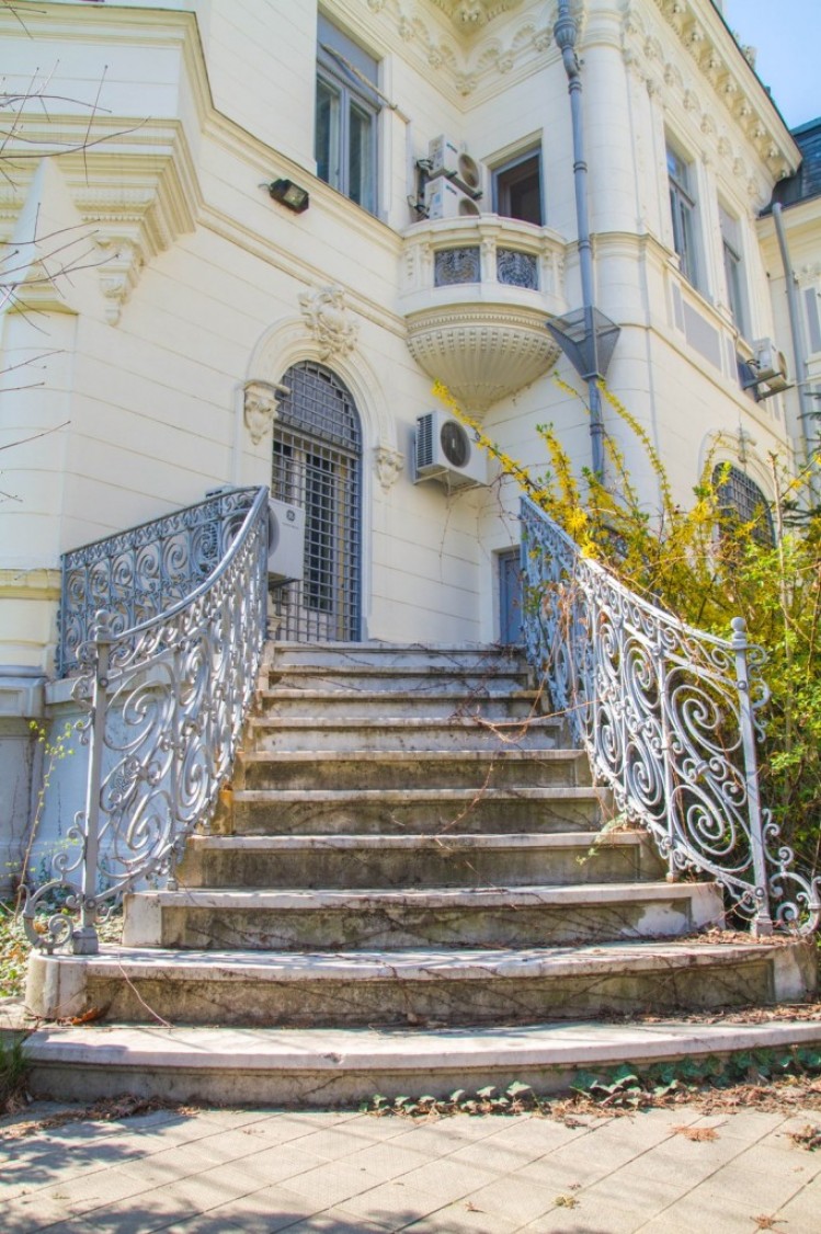Property for sale 49 rooms Batistei-Intercontinental area, Bucharest 2500 sqm