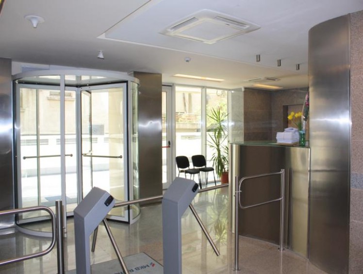 Spatii birouri de inchiriat zona Eroilor, Bucuresti 195 mp