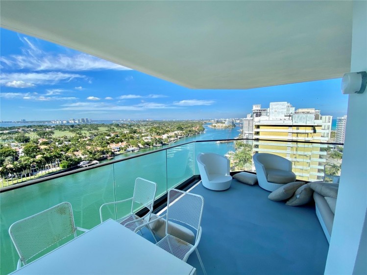 Apartament 3 camere cu ponton de barca de vanzare Miami Beach, Florida 263 mp