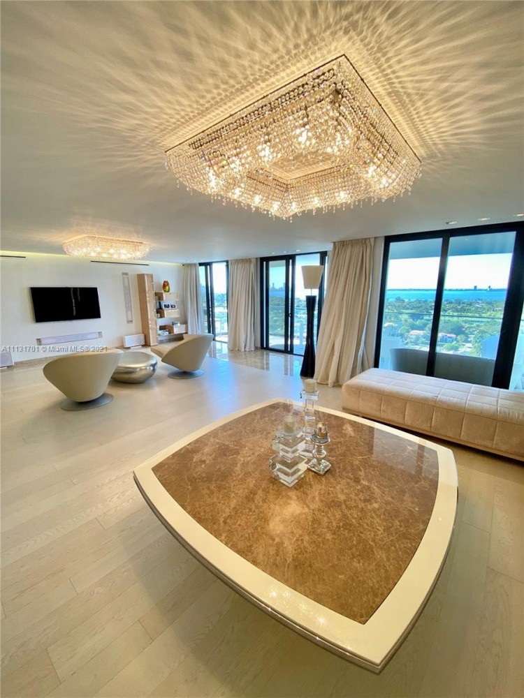 Apartament 3 camere cu ponton de barca de vanzare Miami Beach, Florida 263 mp