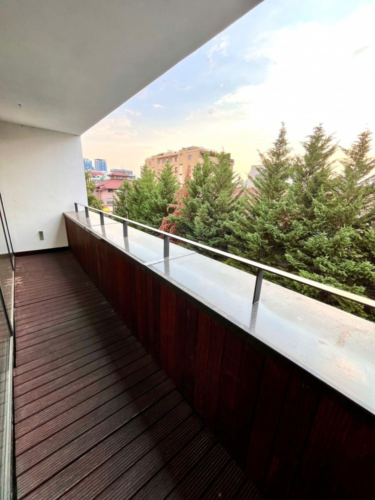 Apartament 3 camere spatios si bine compartimentat zona Floreasca - Parcul Verdi, Bucuresti