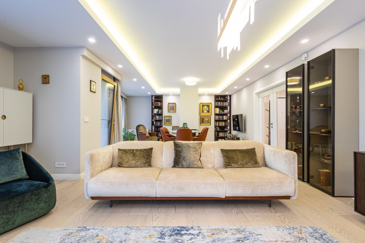 Apartament 4 camere, luminos si frumos amenajat zona Primaverii, Bucuresti 177 mp