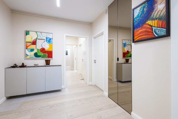Apartament 4 camere, luminos si frumos amenajat zona Primaverii, Bucuresti 177 mp
