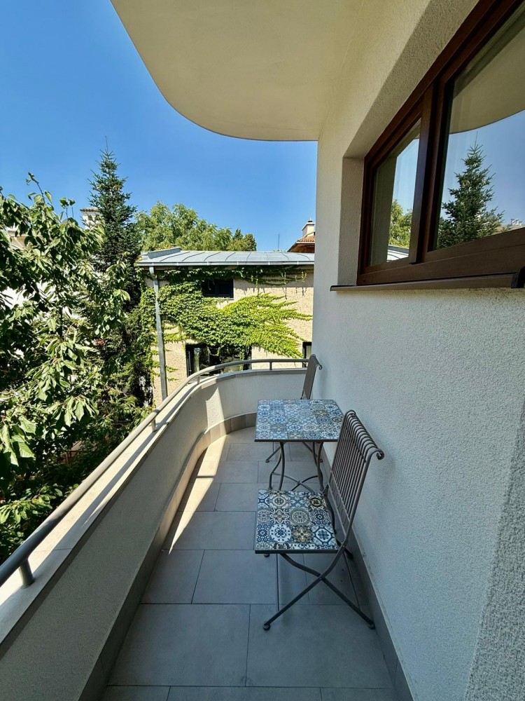 Apartment for sale in villa with an adjacent office Dorobanti - Capitale area, Bucharest