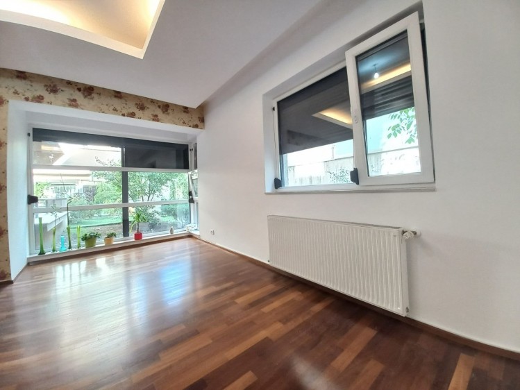 Apartament cu gradina de vanzare, 3 camere zona Herastrau, Bucuresti