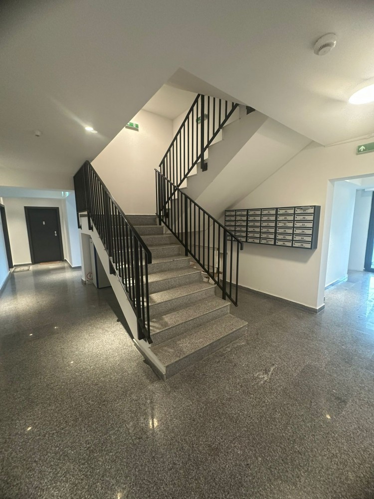 Apartament cu terasa de vanzare 2 camere zona Padurea Baneasa, Bucuresti