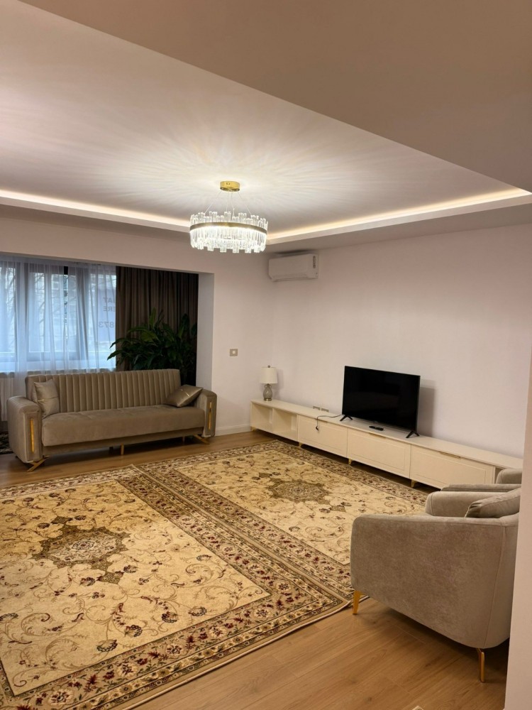 Apartament de inchiriat 3 camere zona Baneasa Ficusului, Bucuresti
